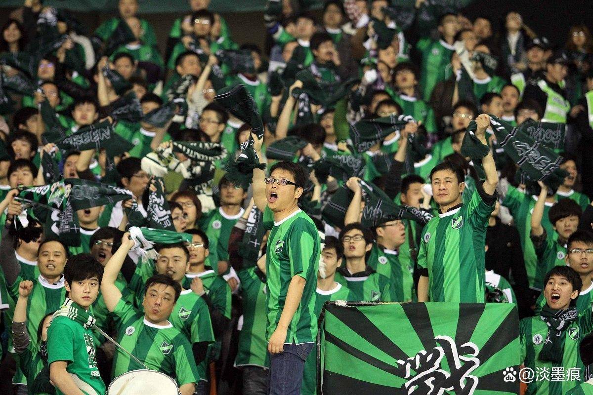 波士顿凯尔特人迎荷甲关键赛；今晨强势反弹；更衣室稳定；更衣室氛围转暖(波士顿凯尔特人主场球馆)