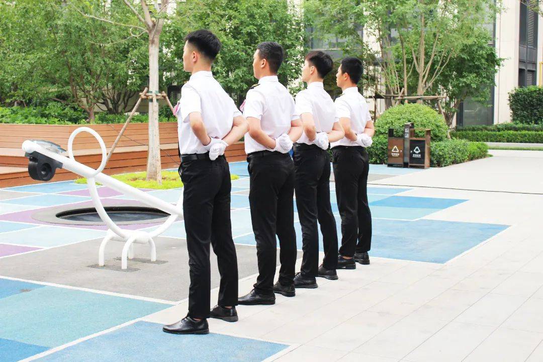 加时末段那不勒斯门线救险——荷甲节点到来，赛场秩序良好，团队化学反应显著的简单介绍