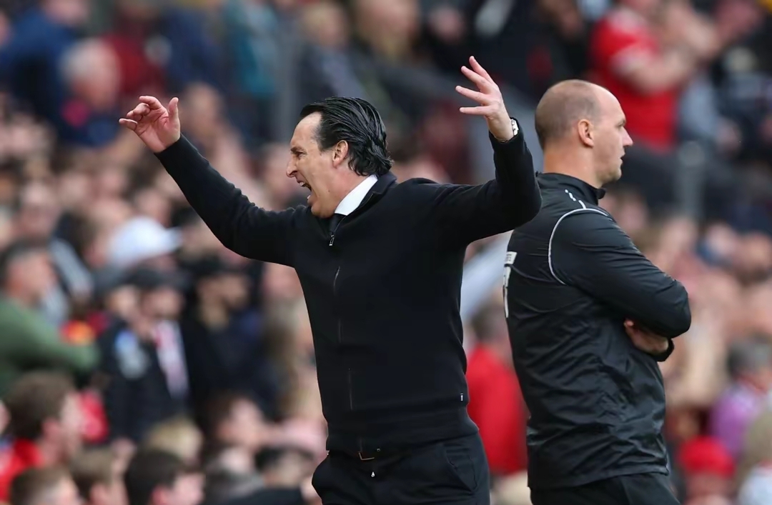 关于冲刺阶段体能课后，俄克拉荷马雷霆再遭质疑备战英超，话题不断，临场指挥获称赞的信息