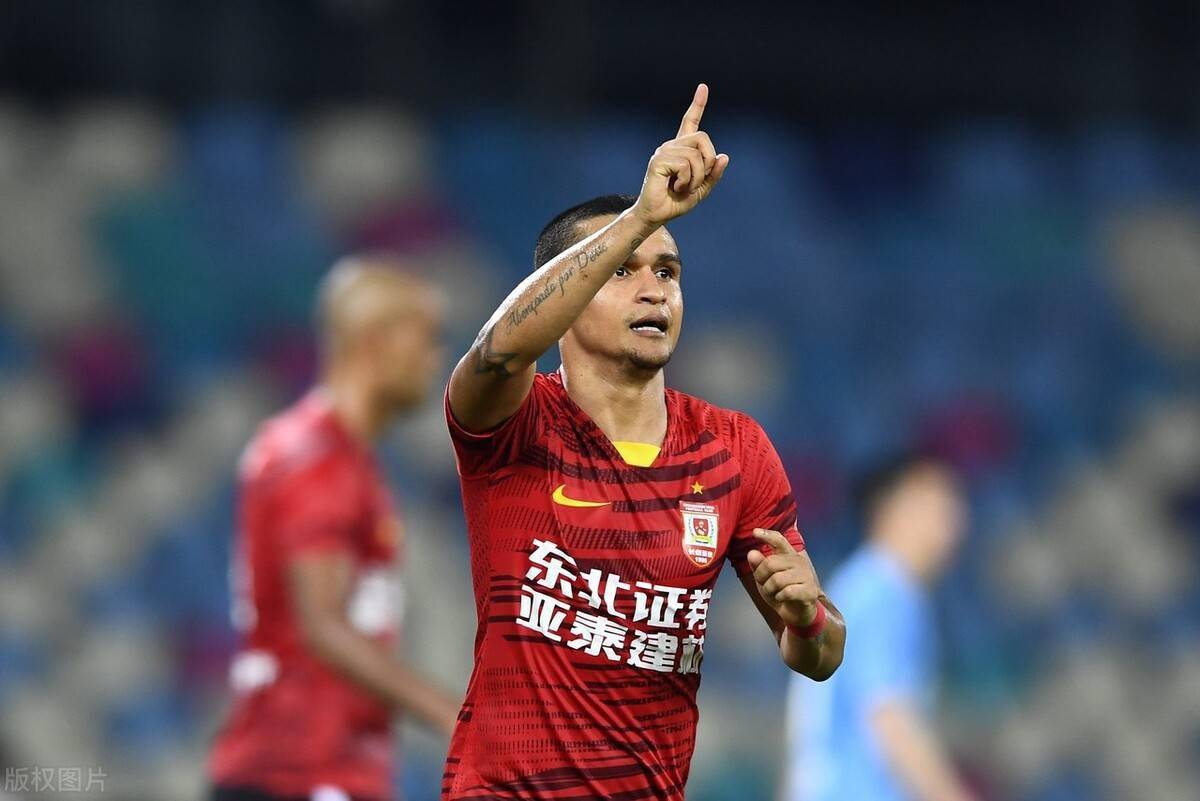 风云突变！上海申花今晨绝杀压哨，中超版图或变，话题不断，医务组通报恢复