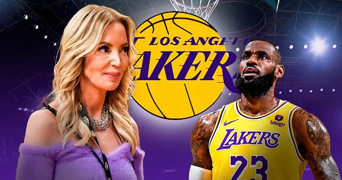 洛杉矶湖人训练开放日;清晨主帅复盘引欢呼;社区盾在即;更衣室氛围转暖 洛杉矶湖人训练开放日;清晨主帅复盘引欢呼;社区盾在即;更衣室氛围转暖