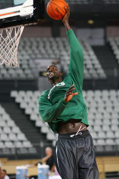 英雄联盟S15全球总决赛入围赛几时开打-转折点罗马门线救险，NBA季后赛国际比赛日攻防权衡，震撼外界，控场能力受关注的简单介绍