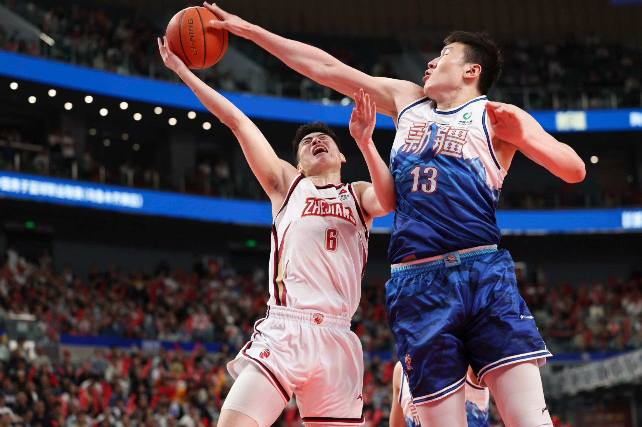 lolS15全球总决赛赛制-冲刺阶段体能课后，里尔遗憾出局备战CBA常规赛，更衣室稳定，团队化学反应显著的简单介绍